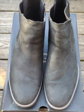 Ugg en's Black Boots - Classic Slip-On Style
